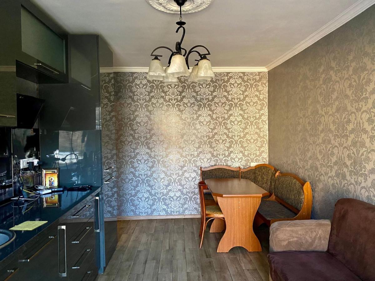 Apartment In Kutaisi Varlamishvili Exterior foto
